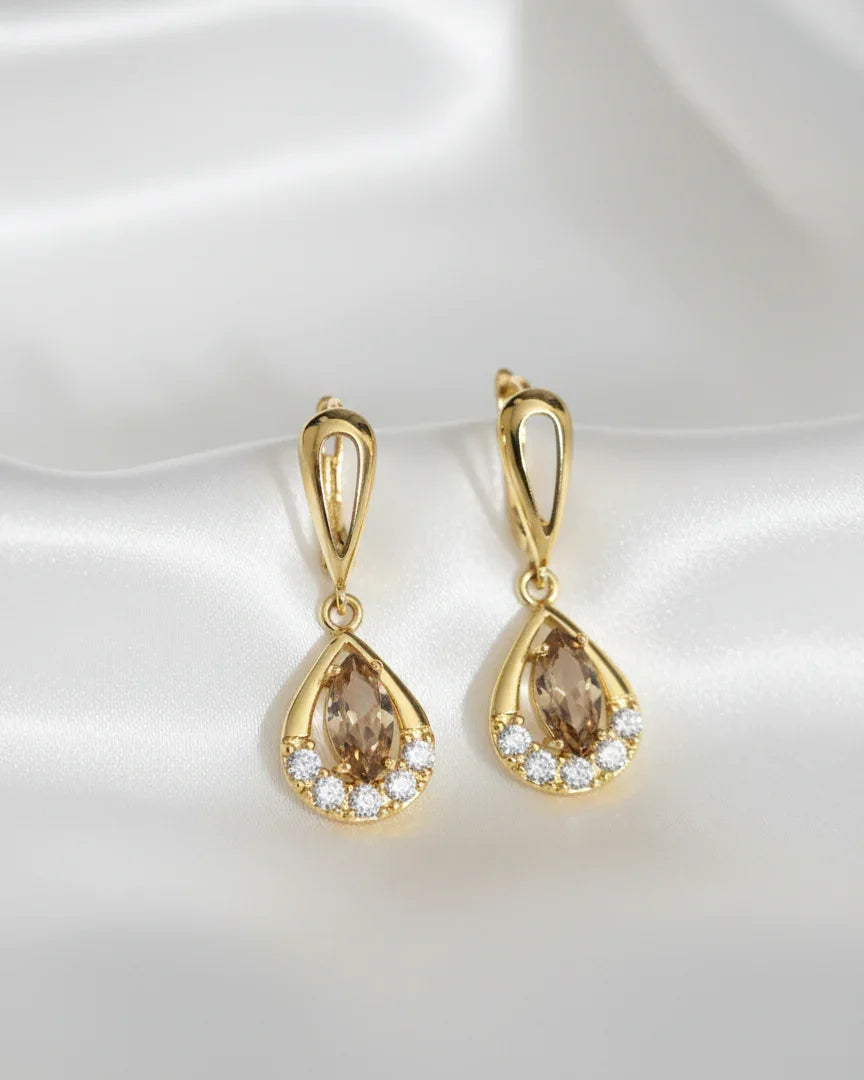 “Golden Radiance Earrings – Elegance in Every Sparkle”