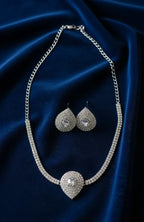 "Majestic Spark – Luxury Crystal Necklace & Earring Set"