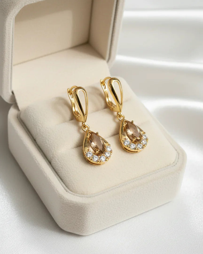 “Golden Radiance Earrings – Elegance in Every Sparkle”